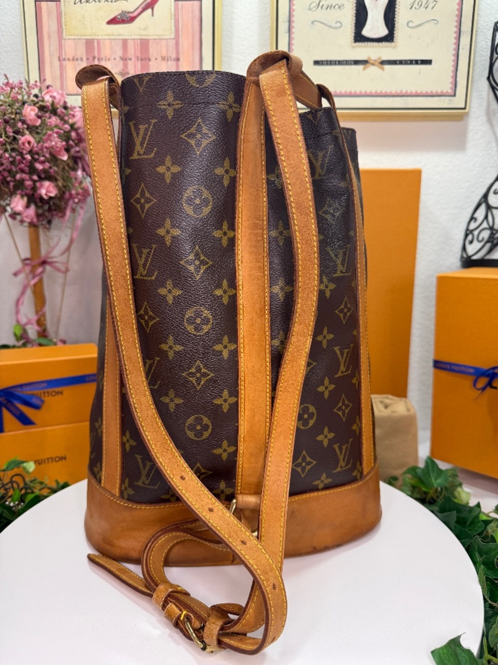 SASSY LOUIS VUITTON MONOGRAM BUCKET SLING BACKPACK! - Picture 4 of 16